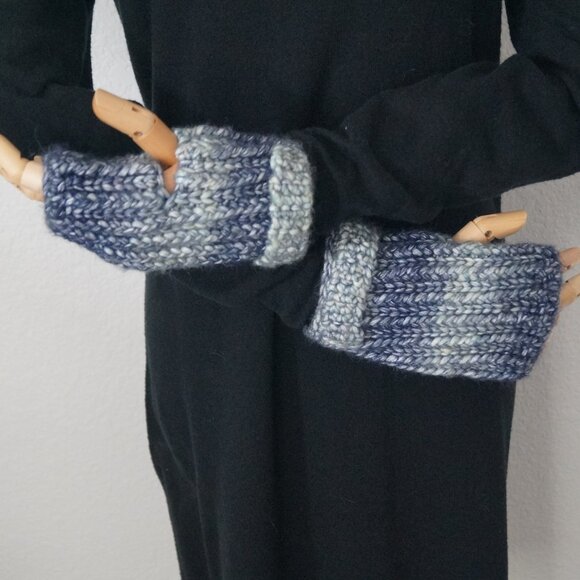 Icy Cool Blues Hat, Neck Warmer & Fingerless Hand Warmers w/Removable Fur Pom - Picture 2 of 5